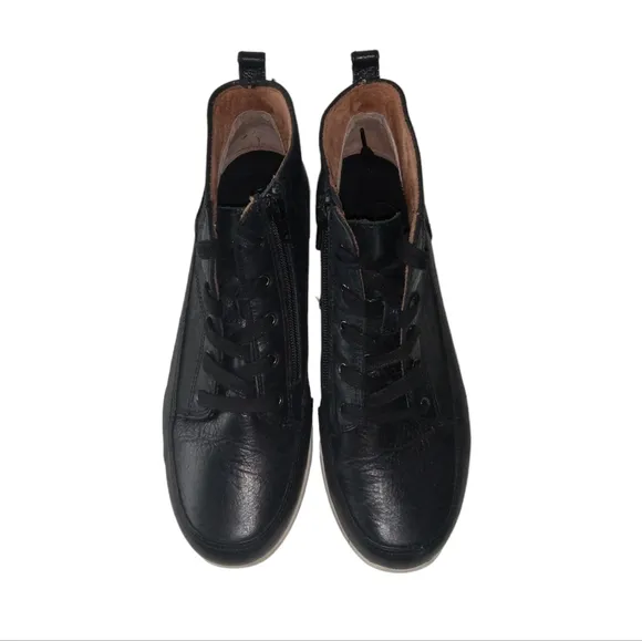 Vionic bllack Leather High-Top Sneakers