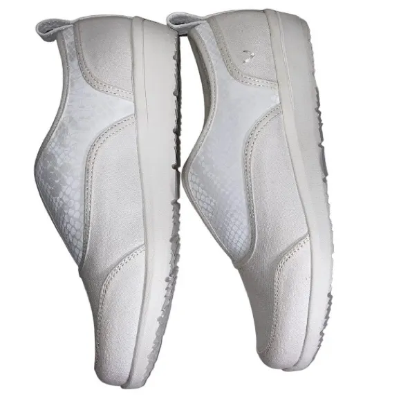 Vionic Denver Wide White Snake Print Slip On Sneaker Size 7 Wide