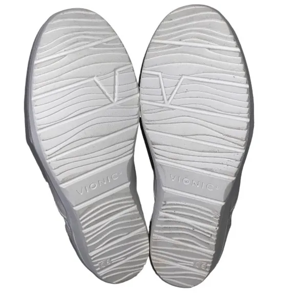 Vionic Denver Wide White Snake Print Slip On Sneaker Size 7 Wide