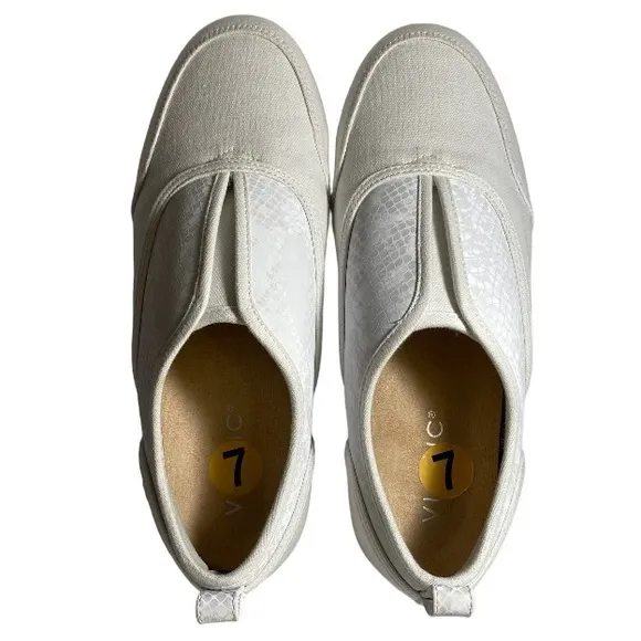 Vionic Denver Wide White Snake Print Slip On Sneaker Size 7 Wide