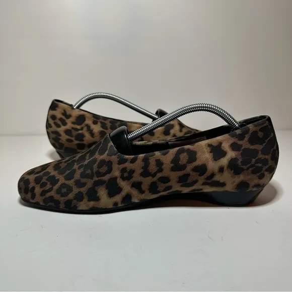 VIONIC Powell Women's Leopard Demi Wedge Comfort Orthaheel Slip-on Shoes Size 8