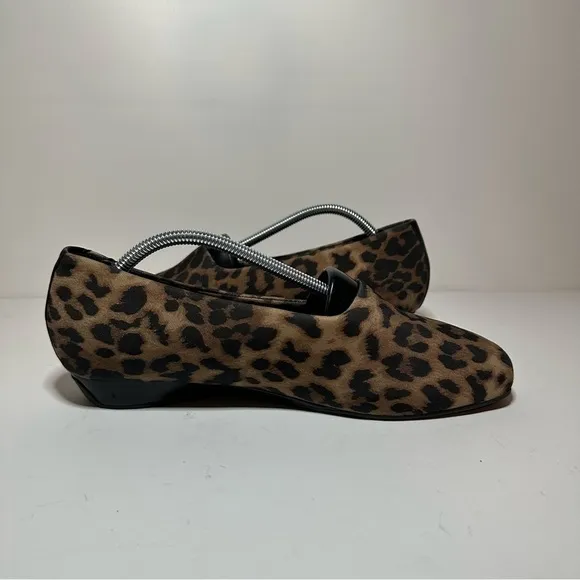 VIONIC Powell Women's Leopard Demi Wedge Comfort Orthaheel Slip-on Shoes Size 8