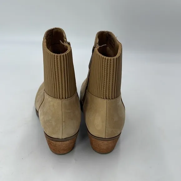 Vionic Womens Shantelle Tan Nubuck Heels Western Ankle Boots Shoes Used Size 5