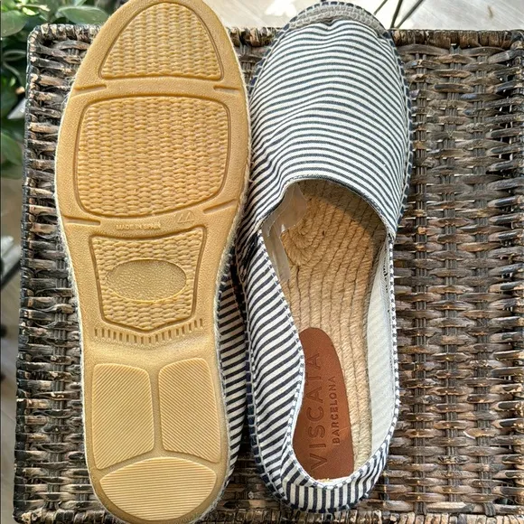 Viscata Barcelona Men’s Blue Stripped Espadrille slip on size 11 or 44
