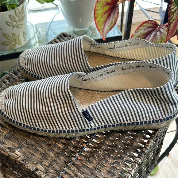 Viscata Barcelona Men’s Blue Stripped Espadrille slip on size 11 or 44