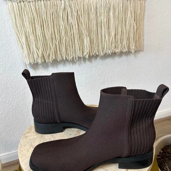 Viviai square toe ankle chelsea boots