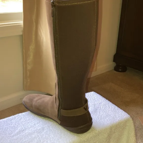 Viviobarfoot Boots