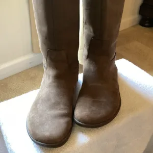 Viviobarfoot Boots