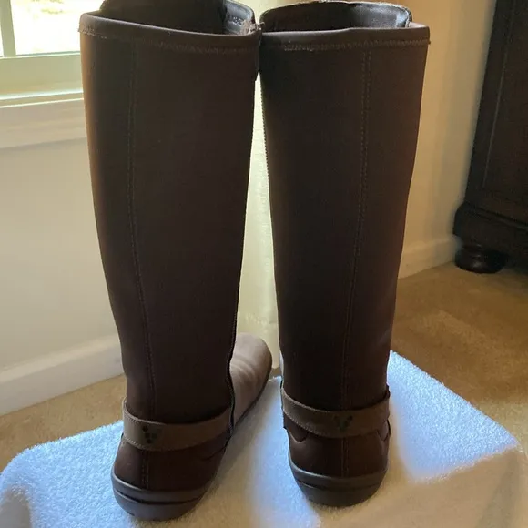Viviobarfoot Boots