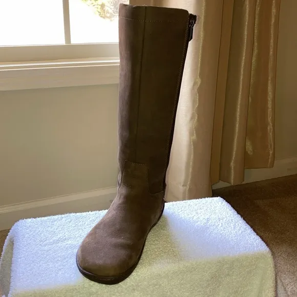Viviobarfoot Boots