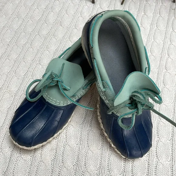 VTG Women’s LL Bean Low Duck Bean Boots Blue Leather Navy body Size 7 M Women’s