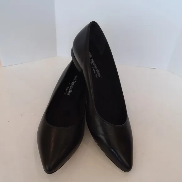 Walking Cradles black leather comfort pointy toe shoes