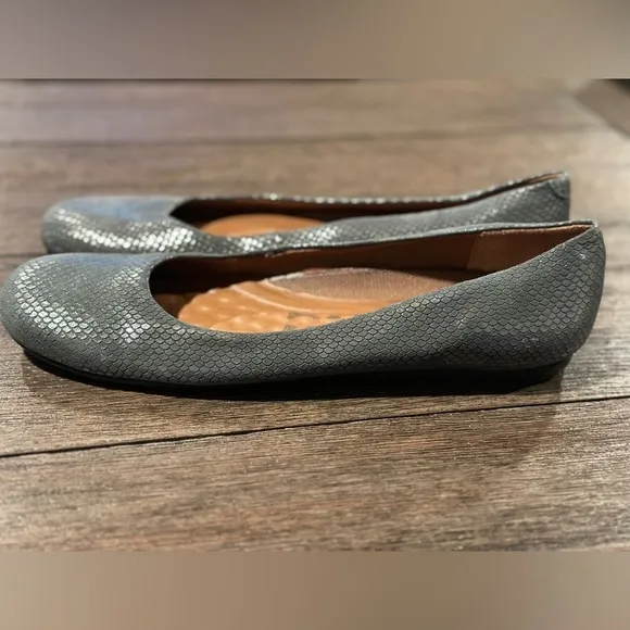 Walking Cradles gray leather slip on shoes sz 10 S,‎ GUC