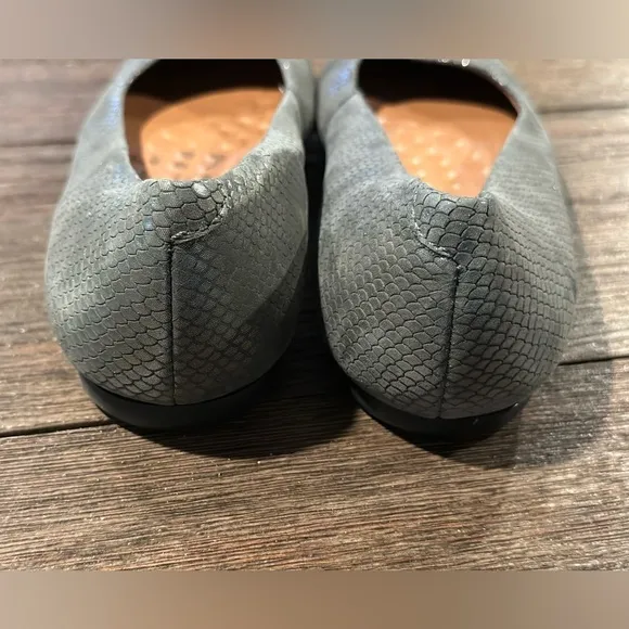 Walking Cradles gray leather slip on shoes sz 10 S,‎ GUC