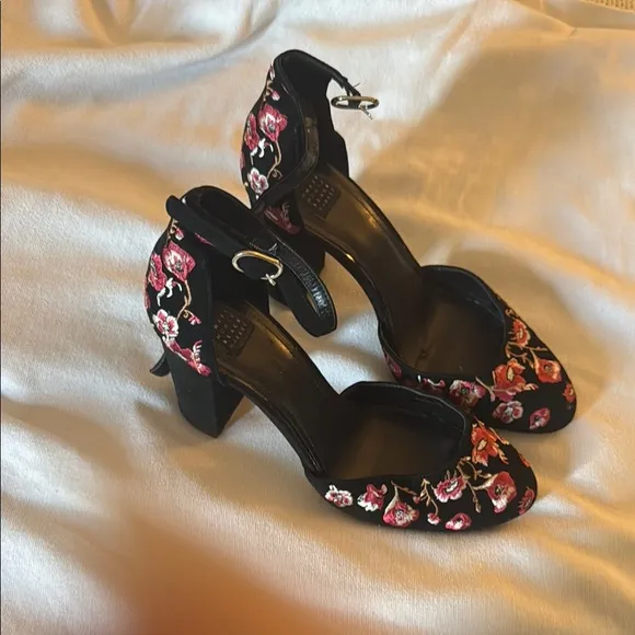 White House, Black Market Floral Embroidered Black Heels