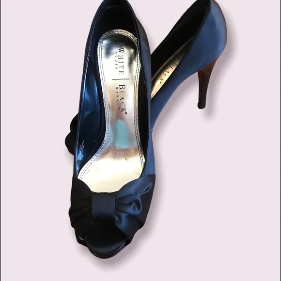 White House Black Market heels, size 8.5