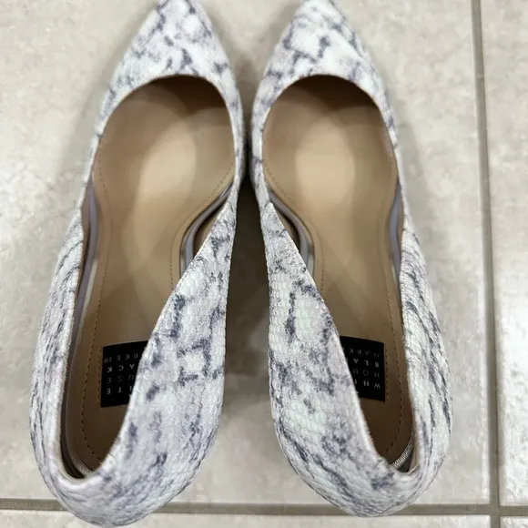 White House Black Market White &amp; Gray Snakeskin Heels Size 10 M 4in Heel Pumps