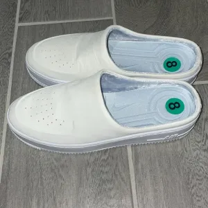 White leather Nike Air Sneaker slip ons size 8 NWT