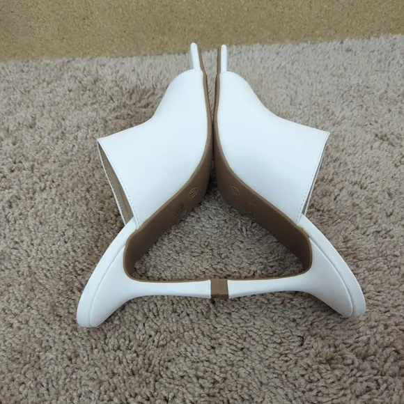 Wild Diva Size 7.5  Square Toe White Faux Leather Heeled Sandals Slip On Shoes