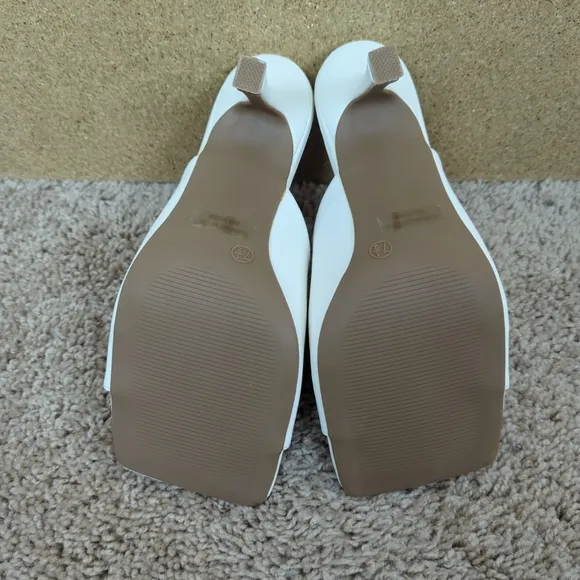 Wild Diva Size 7.5  Square Toe White Faux Leather Heeled Sandals Slip On Shoes