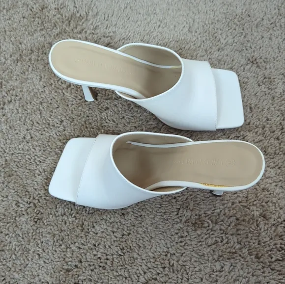 Wild Diva Size 7.5  Square Toe White Faux Leather Heeled Sandals Slip On Shoes