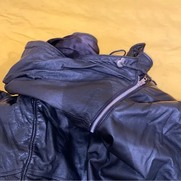 Wilsons Leather Coat Men’s 1X XL Removable Hood Very Minor Flaws Great Condition
