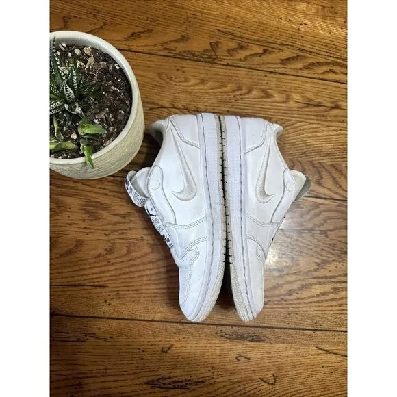 Wmns Air Jordan 1 Low SAMPLE Slip 'White' - Womens size 7