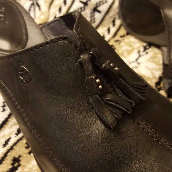 Women's Ariat black leather shoes size 6.5