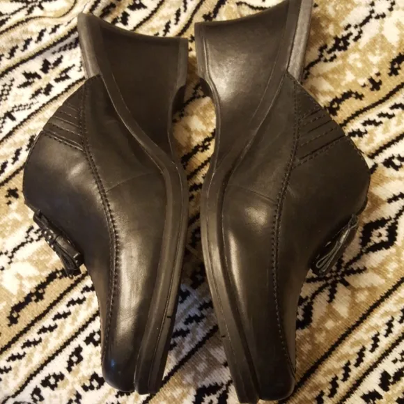 Women's Ariat black leather shoes size 6.5