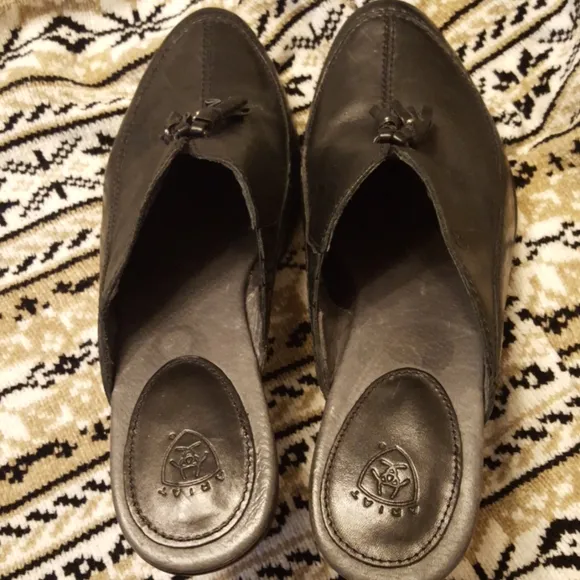 Women's Ariat black leather shoes size 6.5
