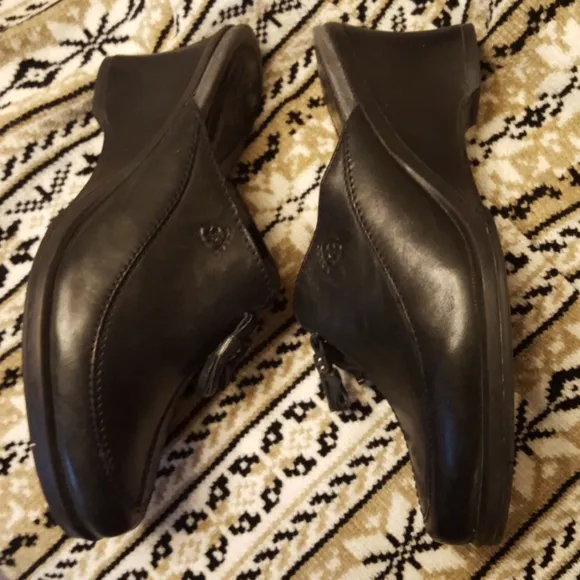 Women's Ariat black leather shoes size 6.5