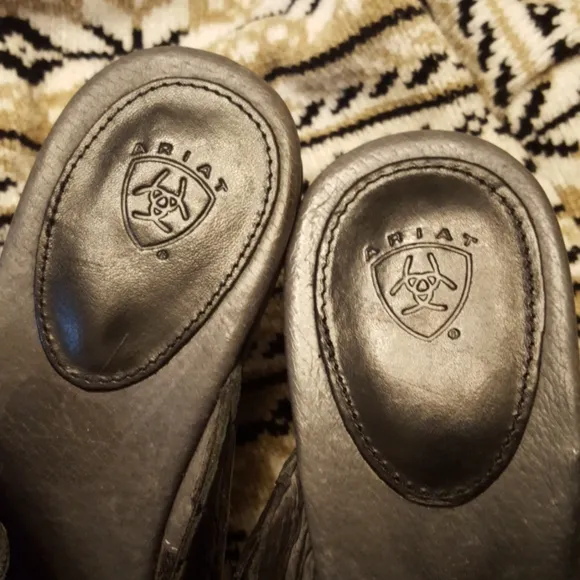 Women's Ariat black leather shoes size 6.5