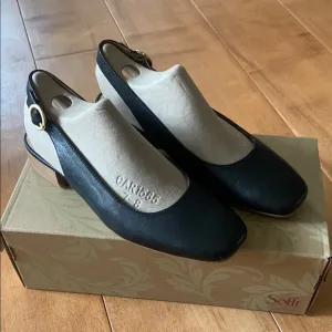 Women's Black Leather  Sandals closed Toes Sofft Endora