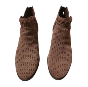 Women's Earth Perry Warm Taupe Suede Ankle Boots