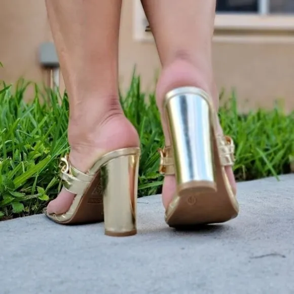 Women's‎ Gold Square Toe Ring Heel Sandals