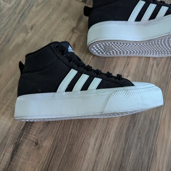 Women's high top Adidas Black and white sneakers size 7.5. Classic Adidas