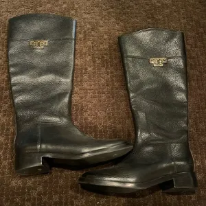 Women’s knee-high boots