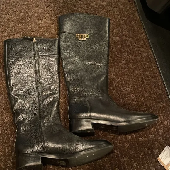 Women’s knee-high boots