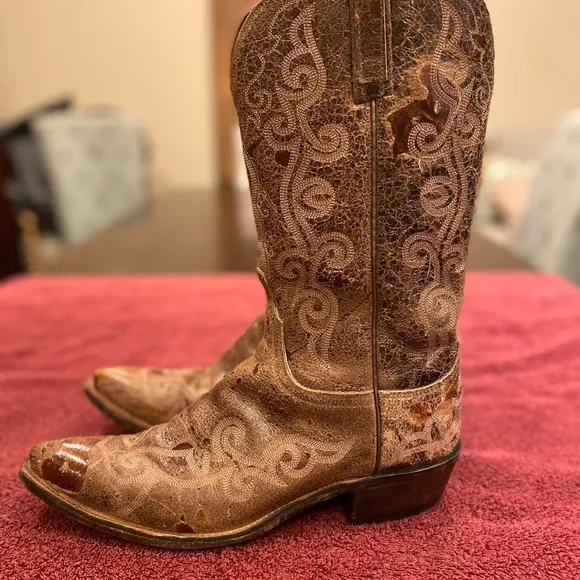 Women’s Lucchese, embroidered light brown/tan cowboy boots size9. 2” heel