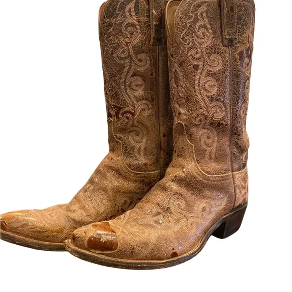 Women’s Lucchese, embroidered light brown/tan cowboy boots size9. 2” heel