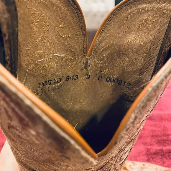 Women’s Lucchese, embroidered light brown/tan cowboy boots size9. 2” heel