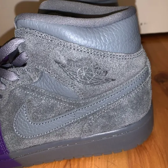 Women’s Nike air Jordan’s High-Top Sneakers