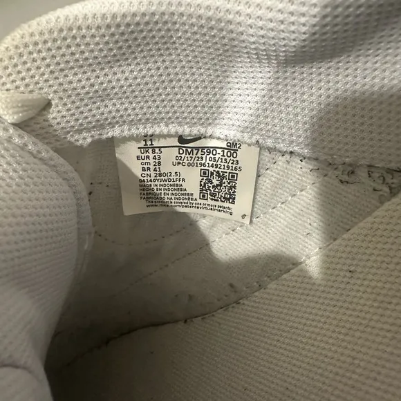 WOMEN'S NIKE COURT LEGACY LIFT PLATFORM SNEAKERS