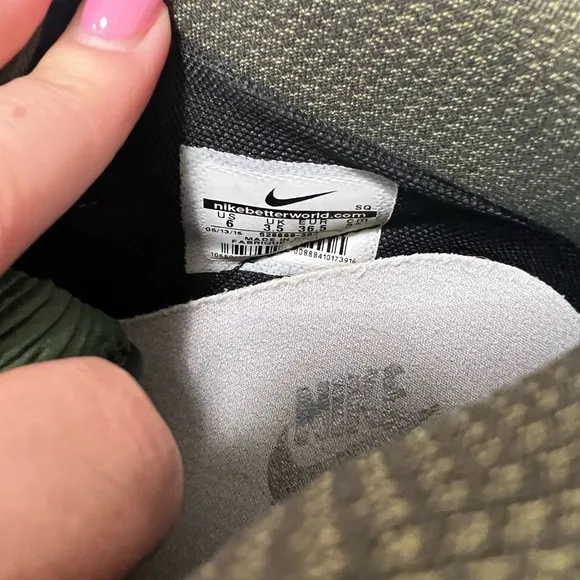 Women’s Nike Dunk Sky high Green and Gray High-Top Sneakers in EUC- size 6