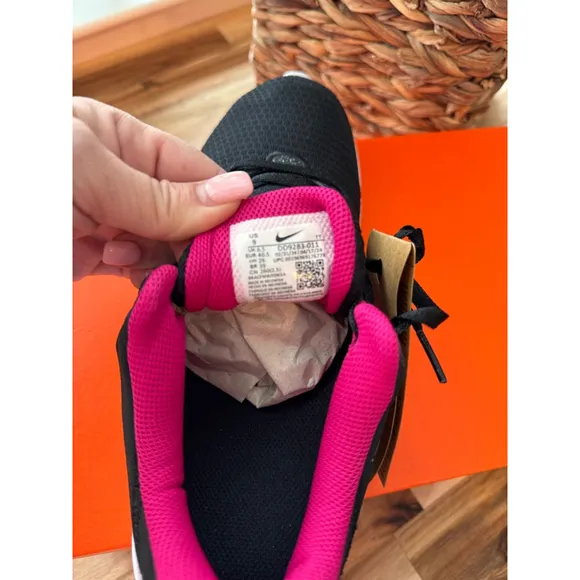 Women's Nike Flex Running Shoes Size 9 Black Pink
