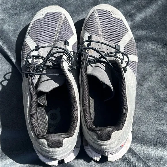WOMEN’S ON CLOUD OC SHOES SIZE 9.5 running shoes