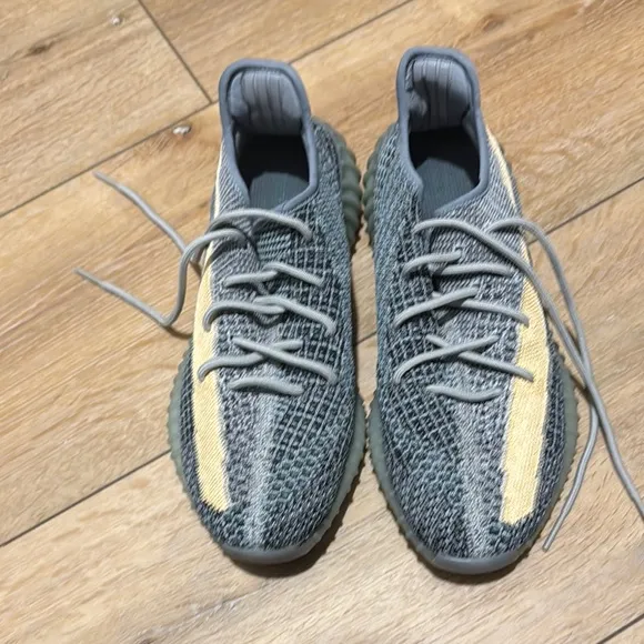 Yeezy’s Men's Gray and Yellow Sneakers