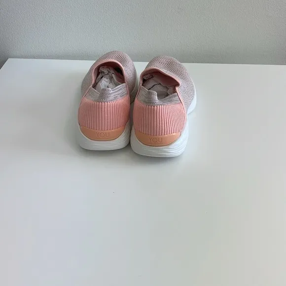 You by Sketchers Women’s Shoes Size 6.5 Pink Walking Shoes