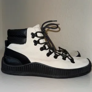 Z Zegna Techmerino High Top suede Sneakers. Mens 9 1/2