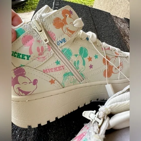 ZARA Mickey Mouse Disney High top sneakers 3210/330